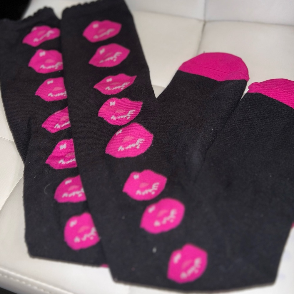 Betsey Johnson pink black lip kiss backseam long otk over knee socks vintage - Picture 1 of 4